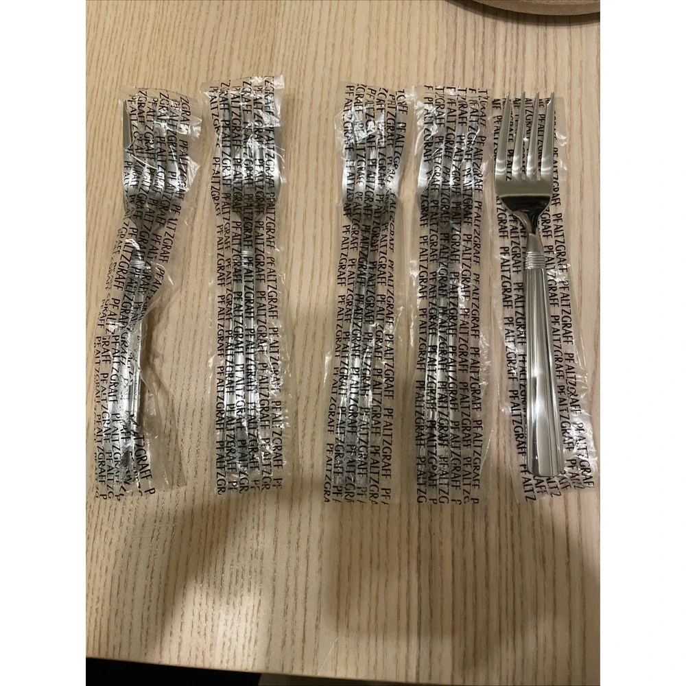 Pfaltzgraff Kenilworth‎ or Fortessa Doria stainless steel salad fork. (5)